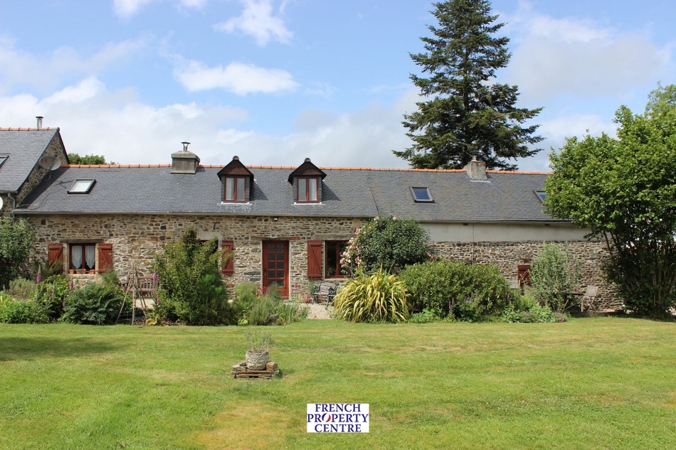 French Property For Sale House near COLLOREC In Finist re Brittany