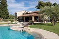 5 Bed. Property, Near Aix-en-Provence in Bouches-du-Rhône